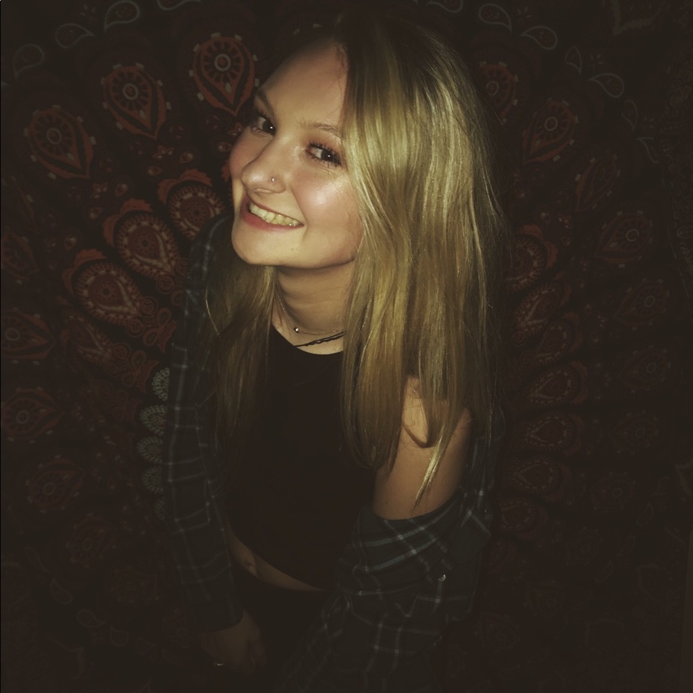 Meet your Posher, Lauren